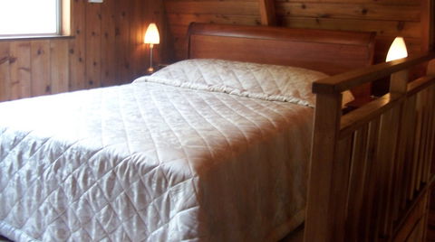 Jarrah Glen Cabins - Accommodation Burleigh 2