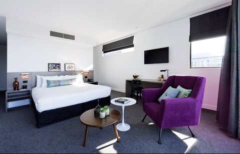Alpha Mosaic Hotel Brisbane - Accommodation Burleigh 1