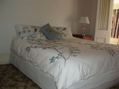Ardlethan Bed And Breakfast - Accommodation Burleigh 1