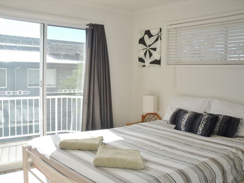 Beachcomber Apartments - Accommodation Burleigh 1