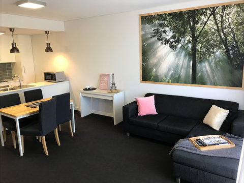 Canberra Furnished Accommodation - Accommodation Burleigh 2