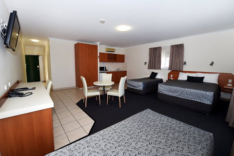 Carriers Arms Hotel Motel - Accommodation Burleigh 2