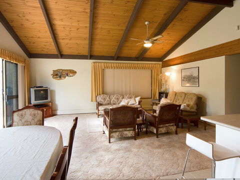 Chisholm Heights CBD Accommodation - Accommodation Burleigh 0