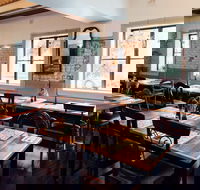 Commonwealth Hotel - Accommodation Burleigh