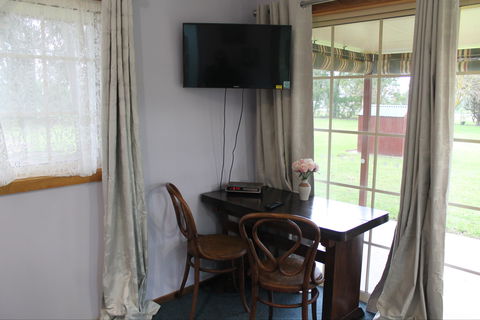 Factory Lane Bed & Breakfast - Accommodation Burleigh 2