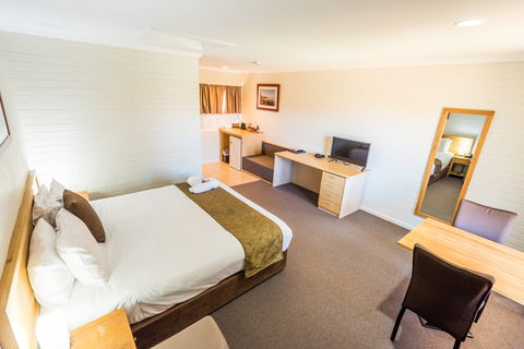 Hospitality Carnarvon, SureStay Collection By Best Western - Accommodation Burleigh 1