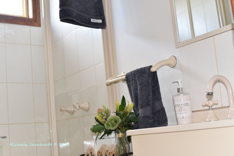 Kames Cottages - Accommodation Burleigh 2