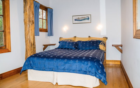 Piners Loft - Accommodation Burleigh 2