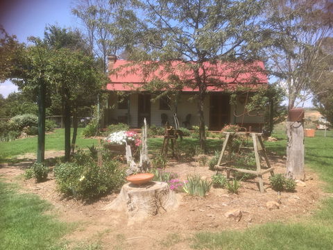 Red Hill Cottage - Accommodation Burleigh 2