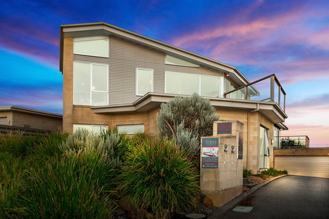 Tides Apartments Port Fairy - Accommodation Burleigh 1