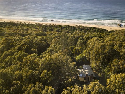 Tuckers Rocks Cottage - Accommodation Burleigh 1