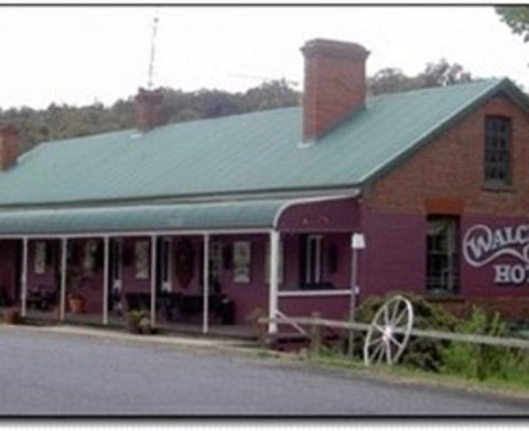 Walcha Road Hotel (Royal) - Accommodation Burleigh 0