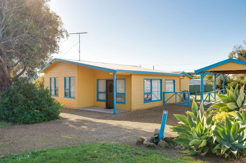 26 Aldam Avenue - Goolwa Beach - Accommodation Burleigh 0