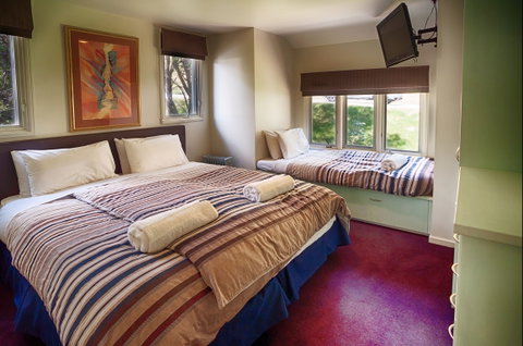 Aspect 2a - Accommodation Burleigh 2