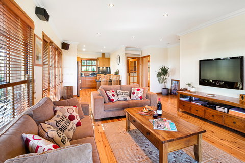 A View To A Hill - Accommodation Burleigh 0