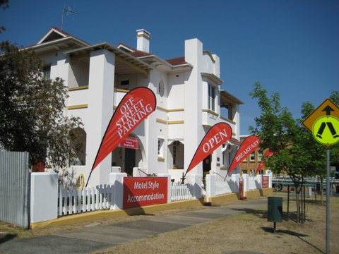 B And B On Bettington - Accommodation Burleigh 1