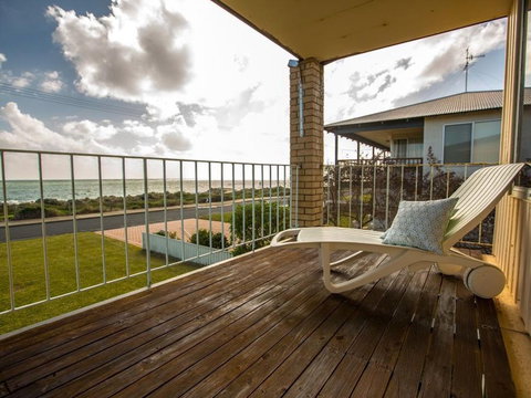 Beachside At Silver Sands - Accommodation Burleigh 0