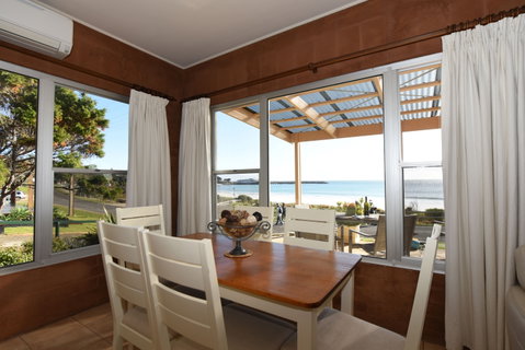 Cape View Cottage - Accommodation Burleigh 2