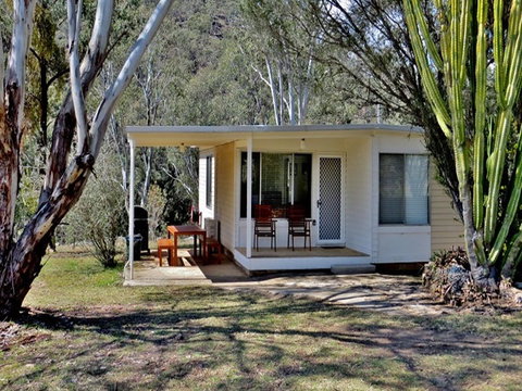 Capertee Cottage - Accommodation Burleigh 0