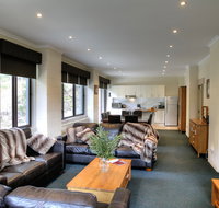 Cedarwood Apartments - Accommodation Burleigh