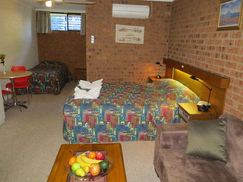 Colonial Motor Inn Pambula - Accommodation Burleigh 0
