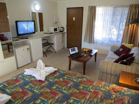 Colonial Motor Inn Pambula - Accommodation Burleigh 1