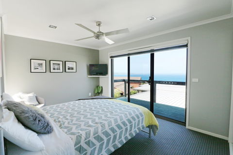 Eagle Heights Holiday Units - Panorama Units - Accommodation Burleigh 2