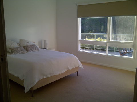 Eden Oceanview - Accommodation Burleigh 0