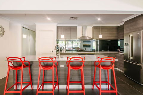 Fairways - Accommodation Burleigh 2