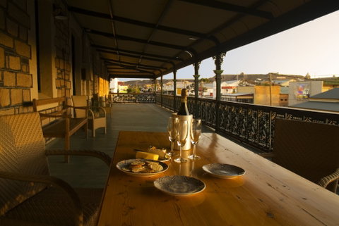 Imperial Fine Accommodation - Accommodation Burleigh 2