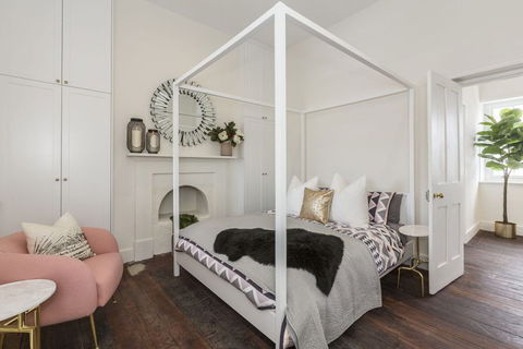 Landmark 1850s Family Fremantle Home - Accommodation Burleigh 0