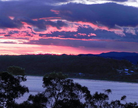 Longbeach Clifftop Retreat - Accommodation Burleigh 0