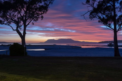 Lyenna - Accommodation Burleigh 0
