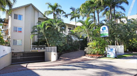 Mari Court Resort - Accommodation Burleigh 1
