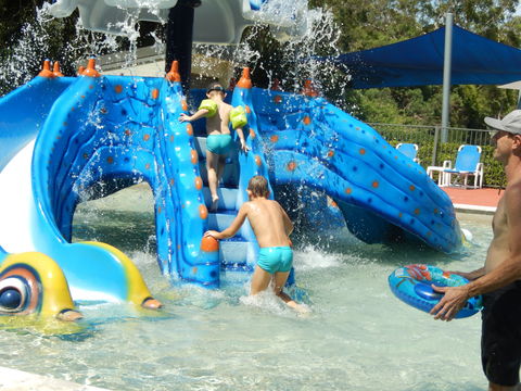 Middle Rock Holiday Resort - Accommodation Burleigh 1