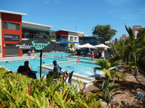 Middle Rock Holiday Resort - Accommodation Burleigh 2