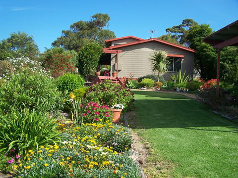 Monaro Cottage - Accommodation Burleigh 1