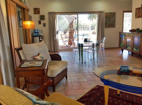 Munga Munga B&B - Accommodation Burleigh 1