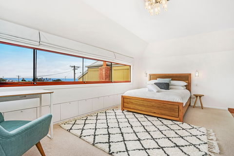 Newcastle Executive Homes - Oceanview Terrace - Accommodation Burleigh 0