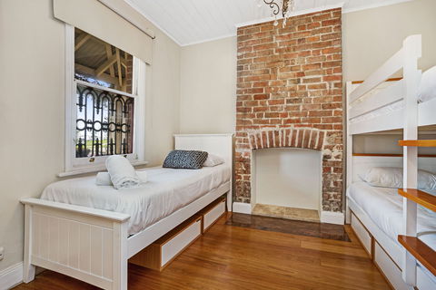 Newcastle Executive Homes - Oceanview Terrace - Accommodation Burleigh 2