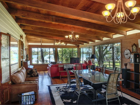 Riverside Holiday Retreat Yamba - Accommodation Burleigh 2