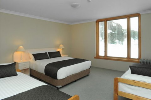 Smiggins Chalet Apartments - Accommodation Burleigh 1