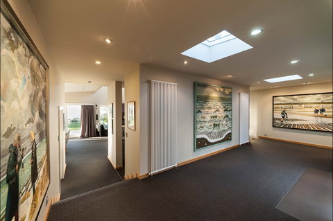 Table House Farm - Accommodation Burleigh 2