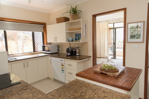 Taranaki Beach Unit - Accommodation Burleigh 1