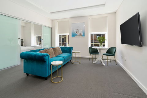 Terminus Apartment Hotel - Accommodation Burleigh 1