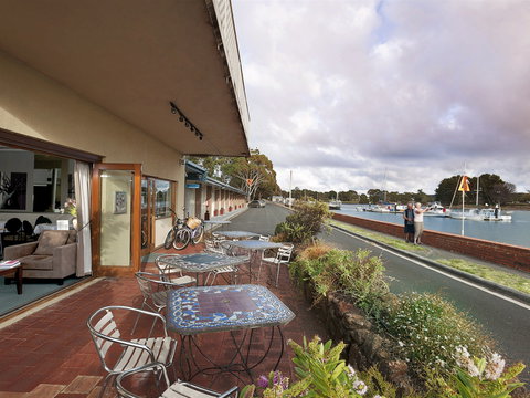 The Waterfront Wynyard - Accommodation Burleigh 1