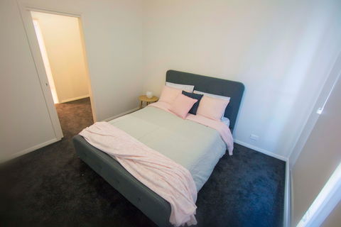 The Races - Wellington - Accommodation Burleigh 2