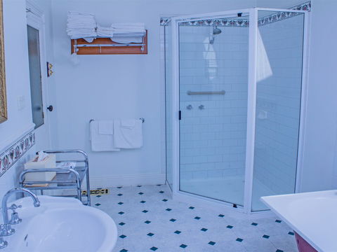 The Duck House - Accommodation Burleigh 1