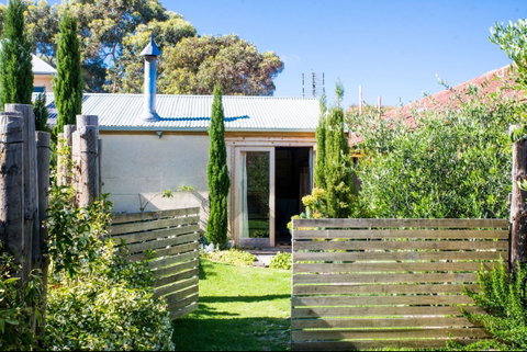 Trader Jack's - Accommodation Burleigh 1