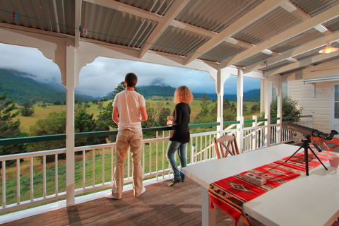 Worendo Cottages - Accommodation Burleigh 2
